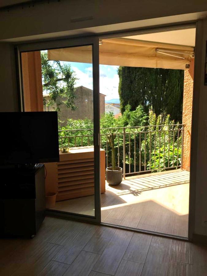 Belle Residence Au Centre De Saint Tropez Avec Piscine Et Garage Luaran gambar